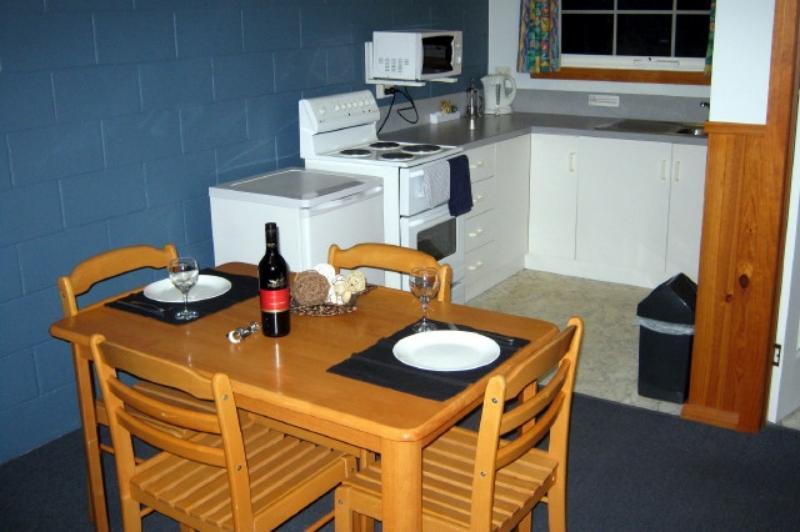 Castaway Holiday Apartments Strahan Exterior foto