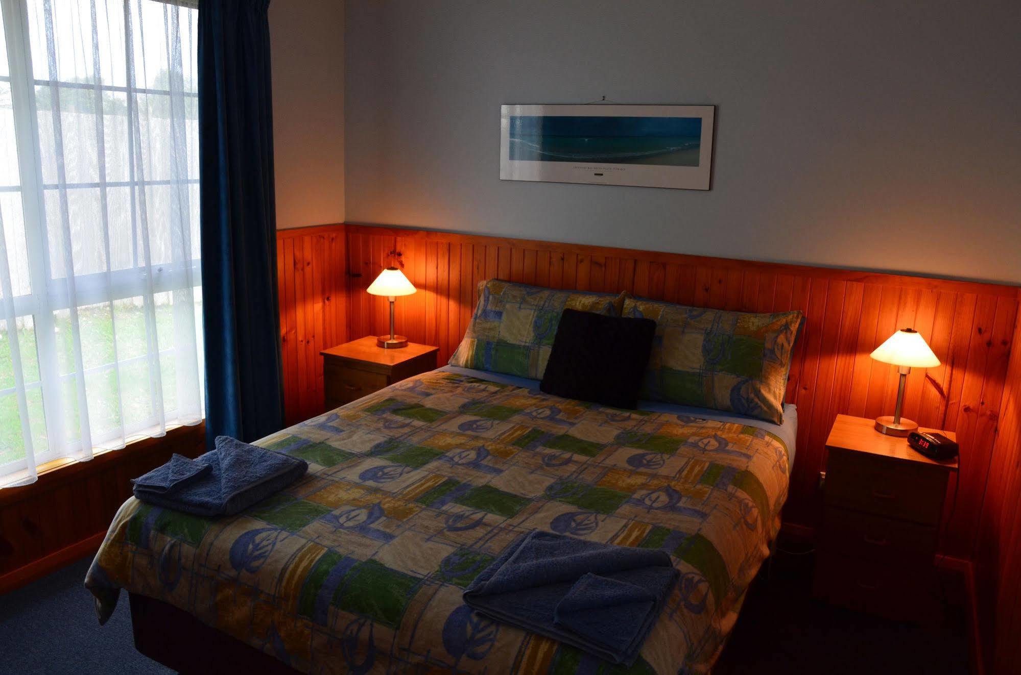 Castaway Holiday Apartments Strahan Exterior foto